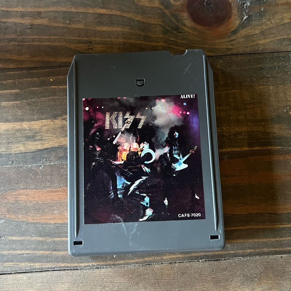KISS Alive 8 Track